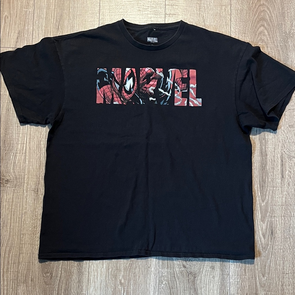 Men’s Marvel Black and Red Graphic Tee SpiderMan Size XL